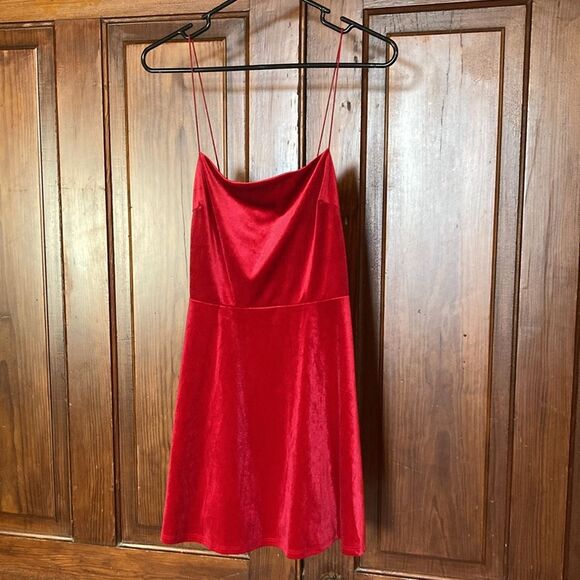 Urban Outfitters Velvet Red Sleeveless Stretch Mini Dress Size M Holiday Party - Picture 1 of 8